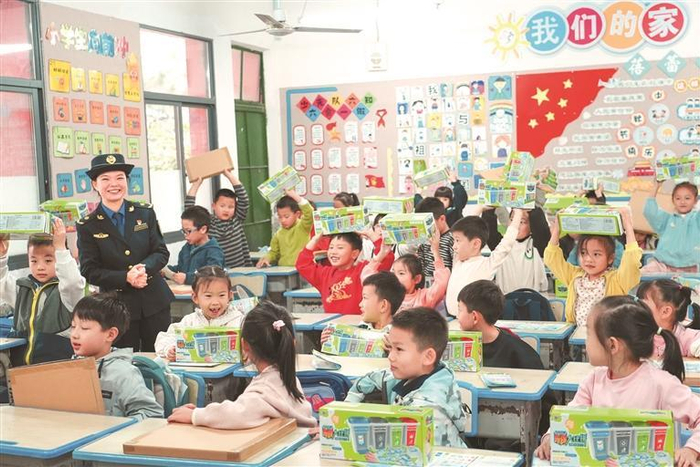 垃圾分类课堂。本报记者 尹洁 摄