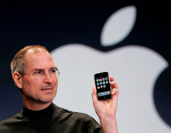 假如iPhone Duo只是一台“能折叠的手机”，人们还会相信苹果产生的创造性吗？（图/视觉中国）