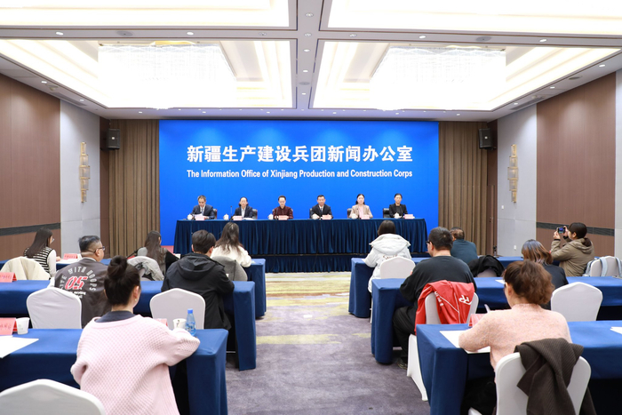10月29日，兵团新闻办召开“十四五”期间兵团妇女儿童事业发展成就新闻发布会。郭雪伟 摄
