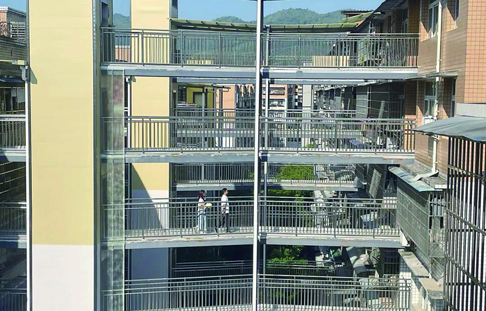     万盛经开区南桐镇二郎峡社区完成电梯加装