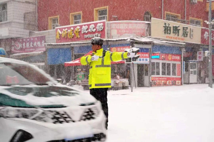 交警在岗执勤