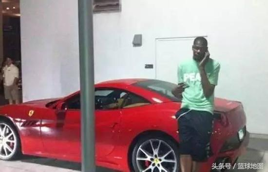 变形金刚“大黄蜂”