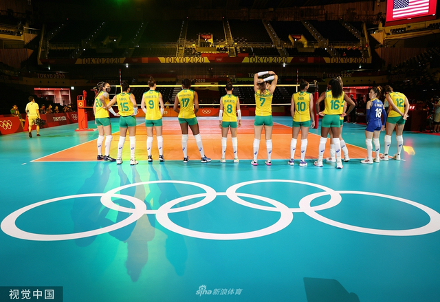 美国女排大胜巴西夺金 金牌数反超中国