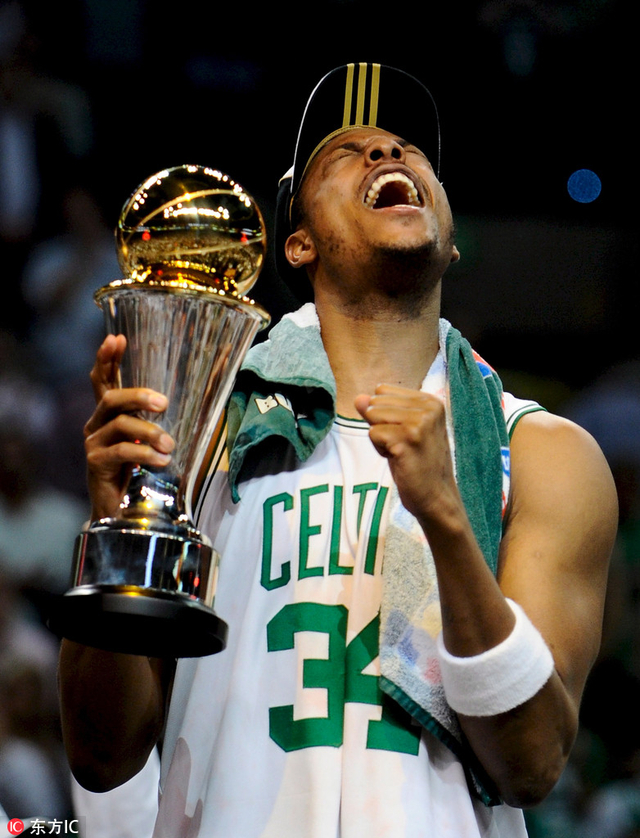 07-08赛季,凯尔特人获得21世纪第一座总冠军奖杯,皮尔斯加冕fmvp.