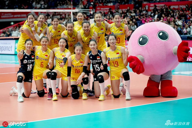 中国完胜美国后激动庆祝