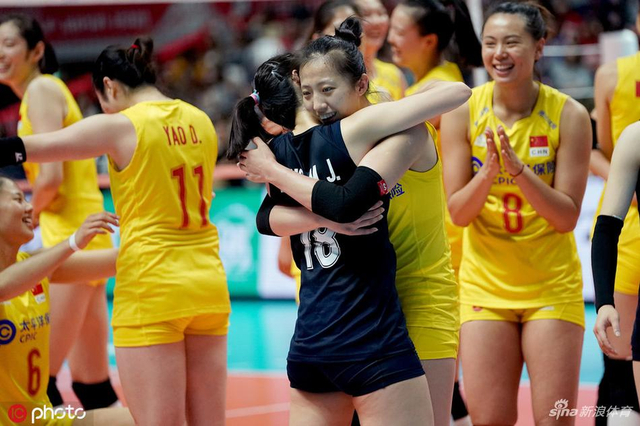 中国完胜美国后激动庆祝