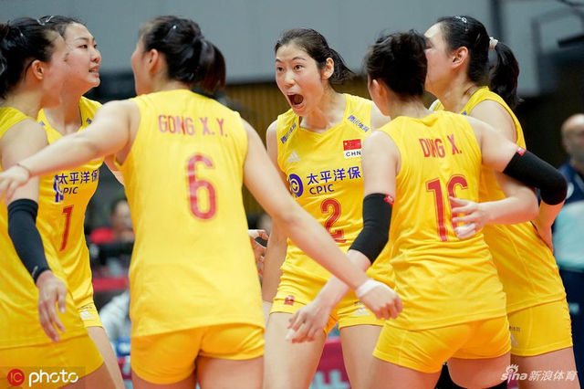 中国完胜美国后激动庆祝