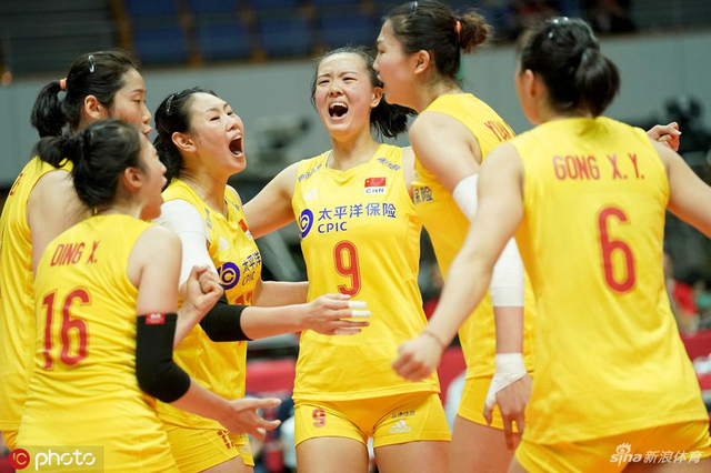 中国完胜美国后激动庆祝