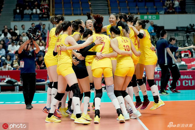 中国完胜美国后激动庆祝