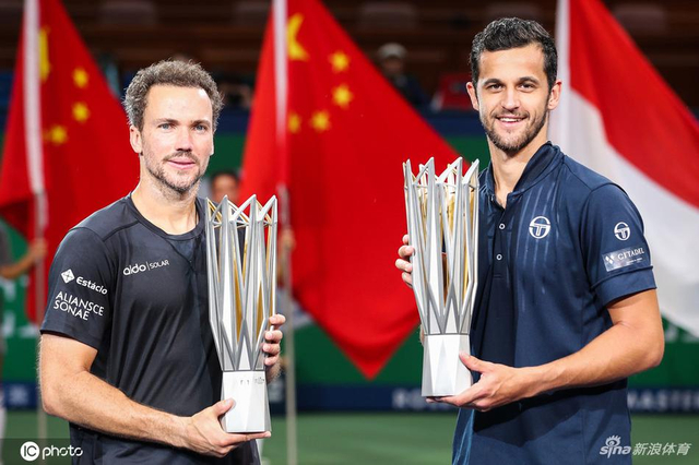 上海赛帕维奇／索阿雷斯夺冠