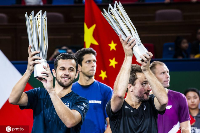 上海赛帕维奇／索阿雷斯夺冠