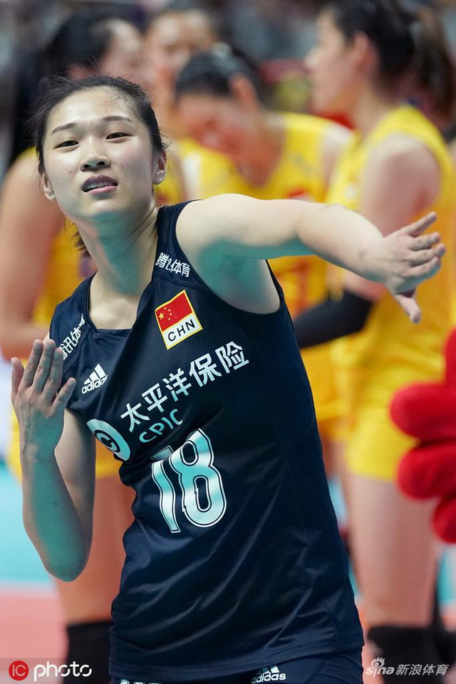 中国完胜美国后激动庆祝