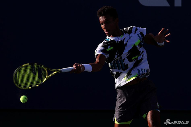 美网阿利亚西姆3-0晋级16强