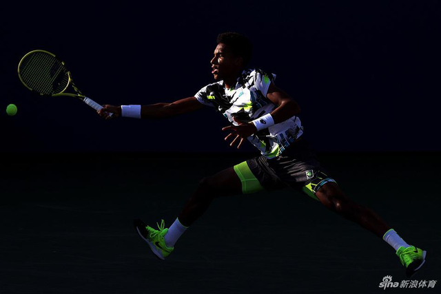 美网阿利亚西姆3-0晋级16强