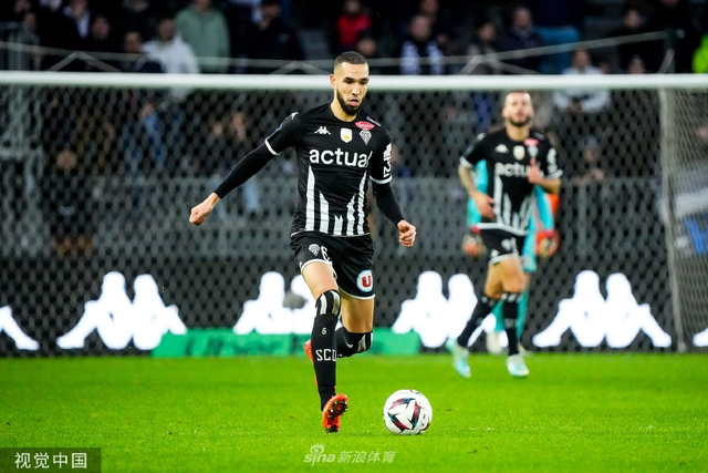 洛里昂与里昂强强碰撞比赛直播同步呈现