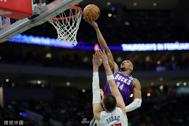 快船雄鹿激战正酣巨星对决引爆全场火花四溅