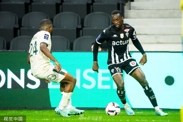 法甲焦点战直播呈现精彩对决