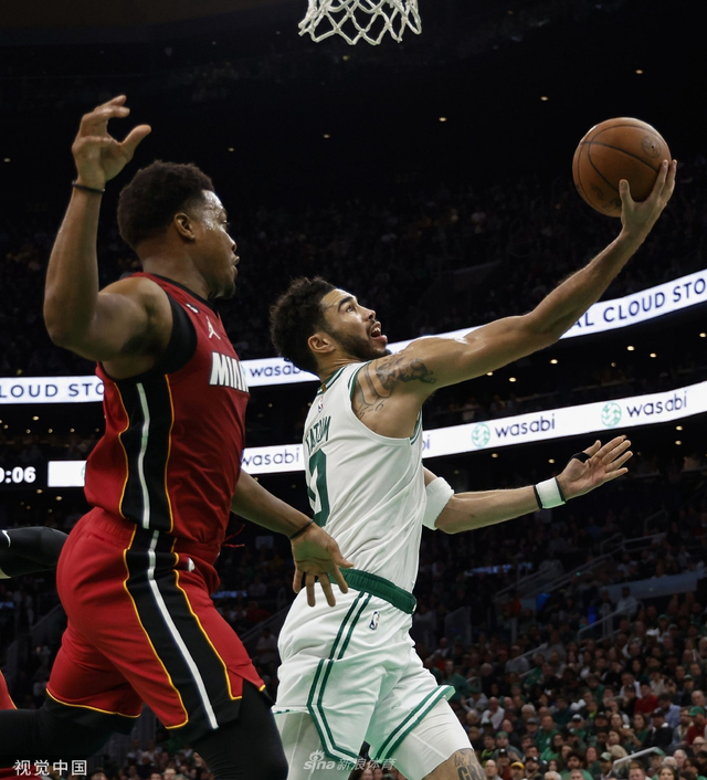 热火队NBA比分胶着战局第三节爆发拉开分差奠定胜局