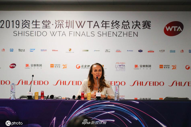 辛吉斯出席总决赛发布会