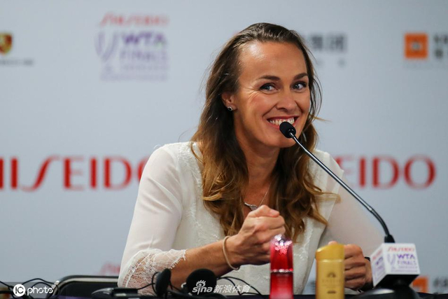 辛吉斯出席总决赛发布会