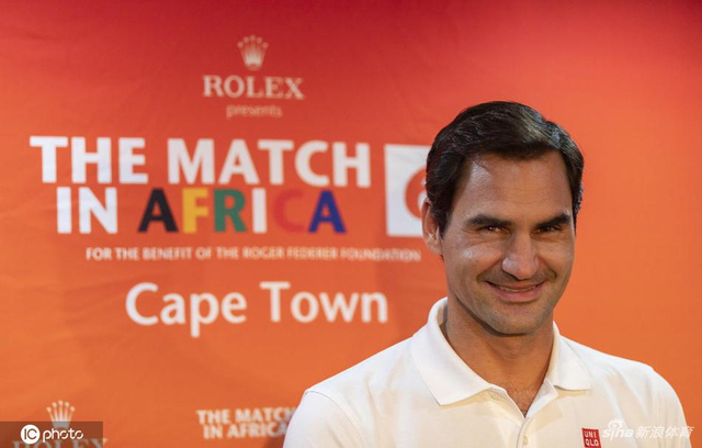 费德勒抵达南非出席发布会