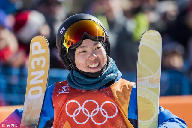 自由式滑雪女子坡面技巧資格賽