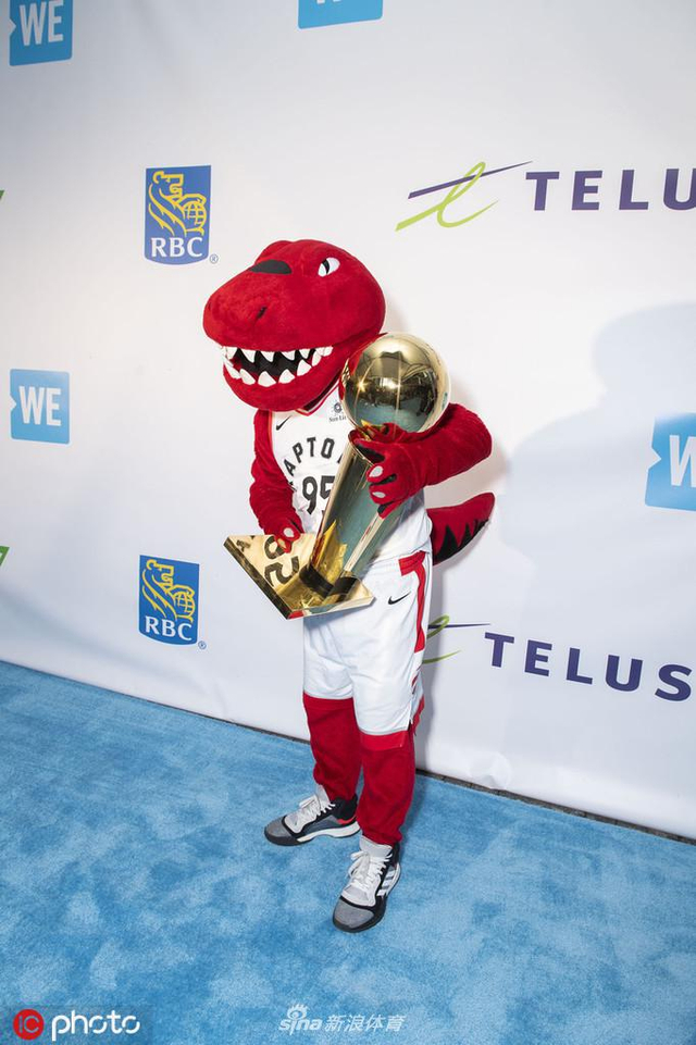 多伦多we day 猛龙吉祥物亮相_新浪图片