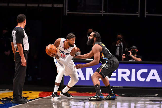 快船与篮网激战正酣谁将笑到最后