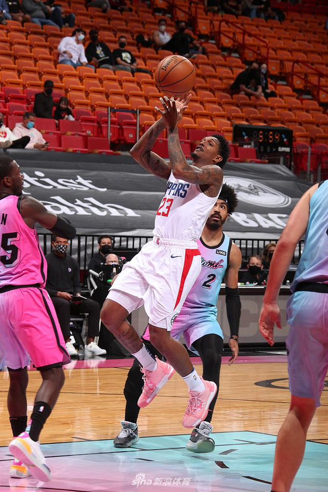 全明星对决引爆全场焦点