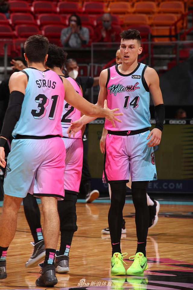 热火与快船激烈对决