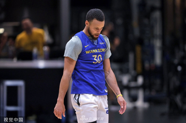 库里领衔勇士冲击总冠军