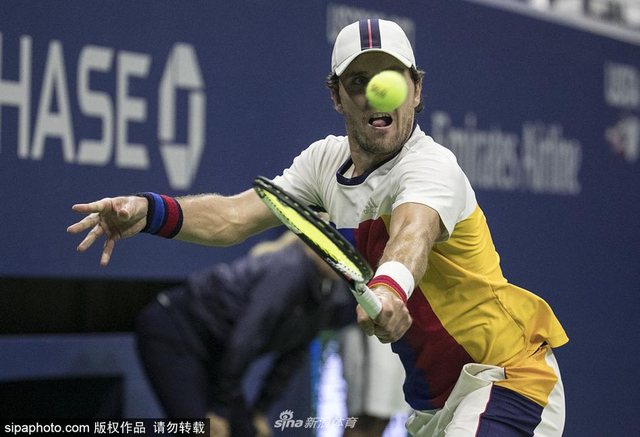 [美网]米沙·兹维列夫3-0伊斯内尔