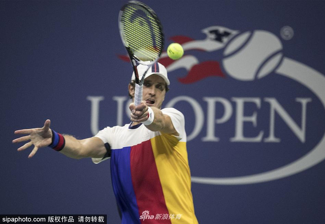 米沙·兹维列夫3-0伊斯内尔