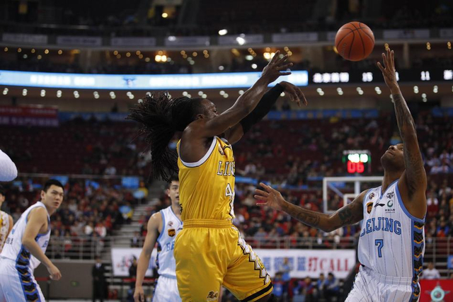 新浪直击CBA第19轮北京97-103广厦