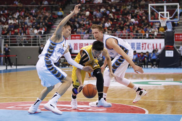 新浪直击CBA第19轮北京97-103广厦