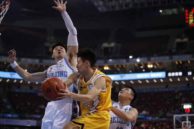 新浪直击CBA第19轮北京97-103广厦