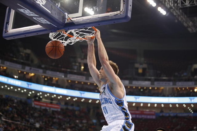 新浪直击CBA第19轮北京97-103广厦