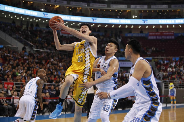 直击CBA第19轮北京97-103广厦