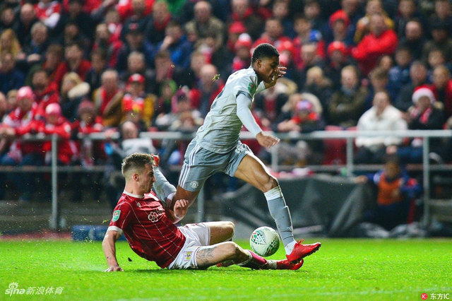 拉什福德带球突破