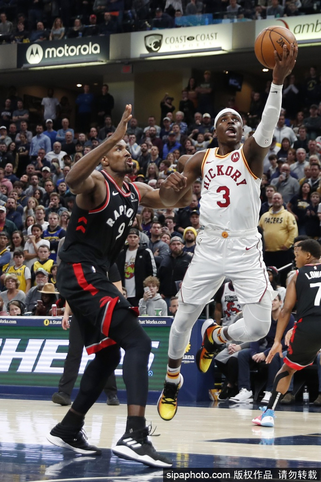 球队轮番出击争夺季后赛席位