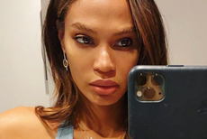 脚踏两条船？库兹马又搭上美女模特 这身材逆天了