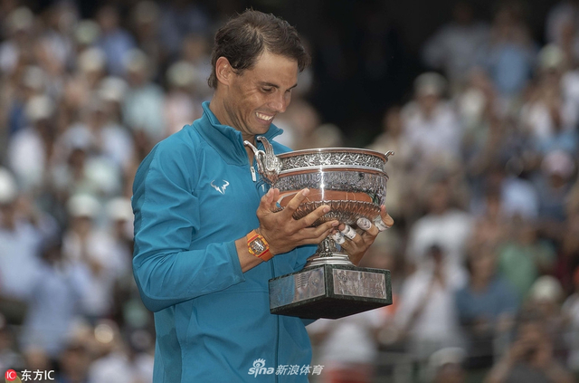 2018法网男单颁奖仪式