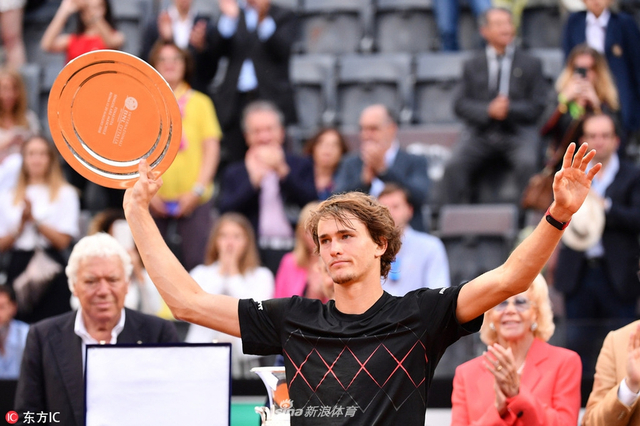 罗马赛纳达尔2-1兹维列夫夺冠