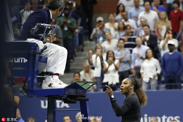 美网决赛小威与主裁争吵被罚分