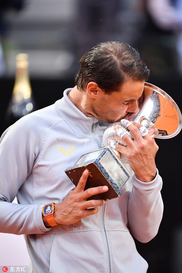 罗马赛纳达尔2-1兹维列夫夺冠