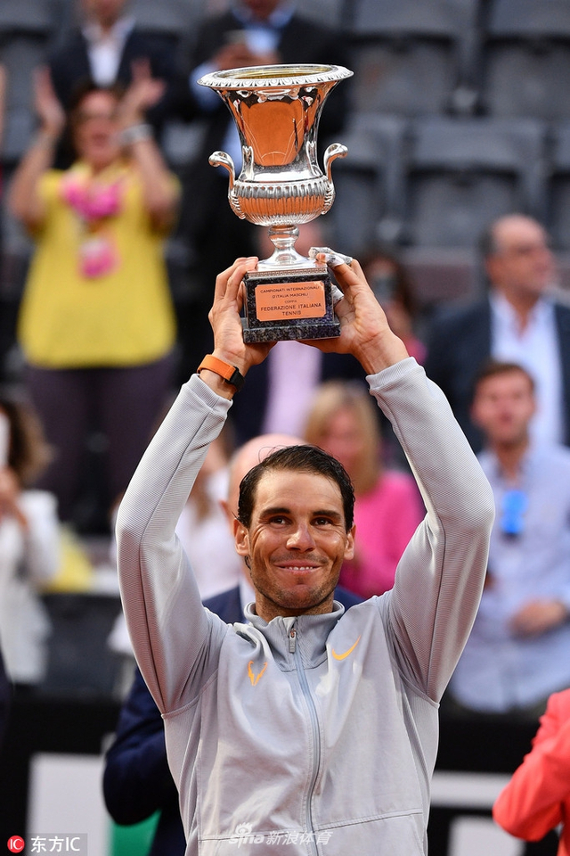 罗马赛纳达尔2-1兹维列夫夺冠