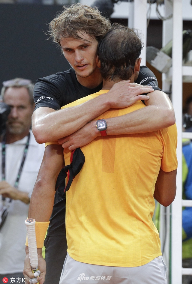 罗马赛纳达尔2-1兹维列夫夺冠