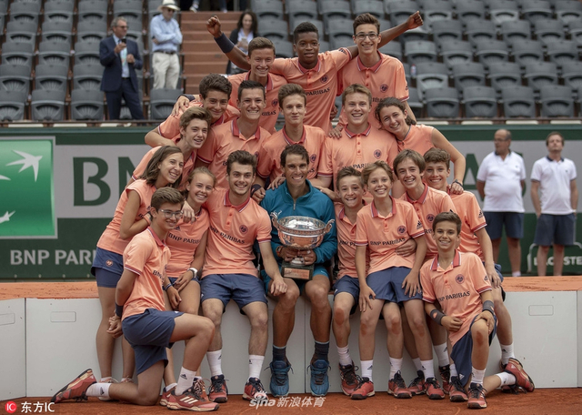 2018法网男单颁奖仪式