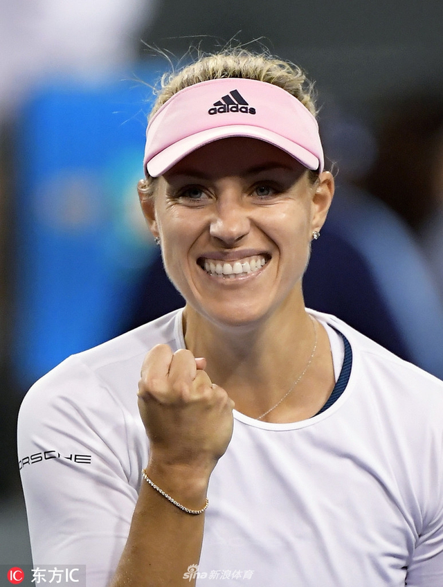 日,印第安维尔斯赛,科贝尔6-4/6-2横扫本西奇,终结了瑞士姑娘的12连胜