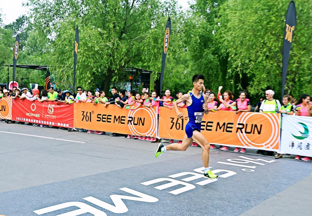 361°跑步代言人国家队男子马拉松运动员关思扬荣获半程马拉松男子组第二名